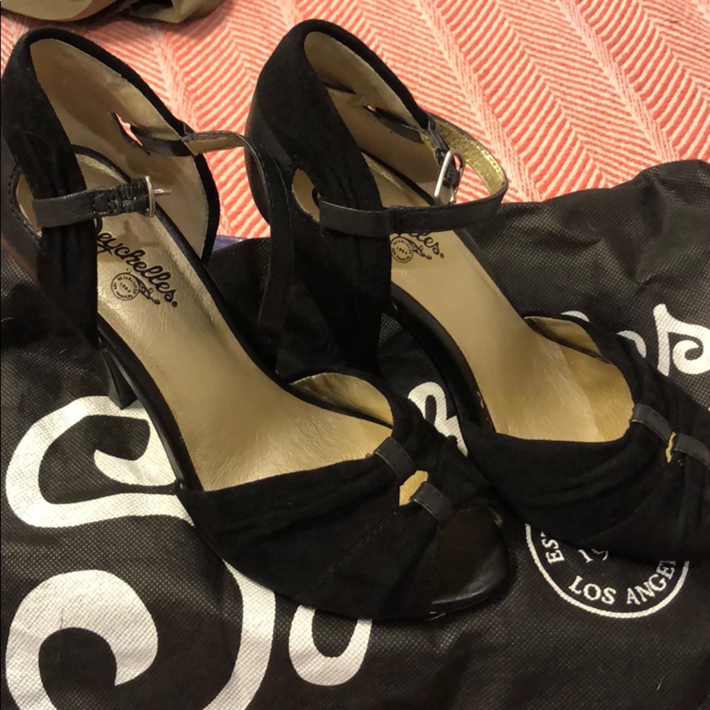 Seychelles open toe heels